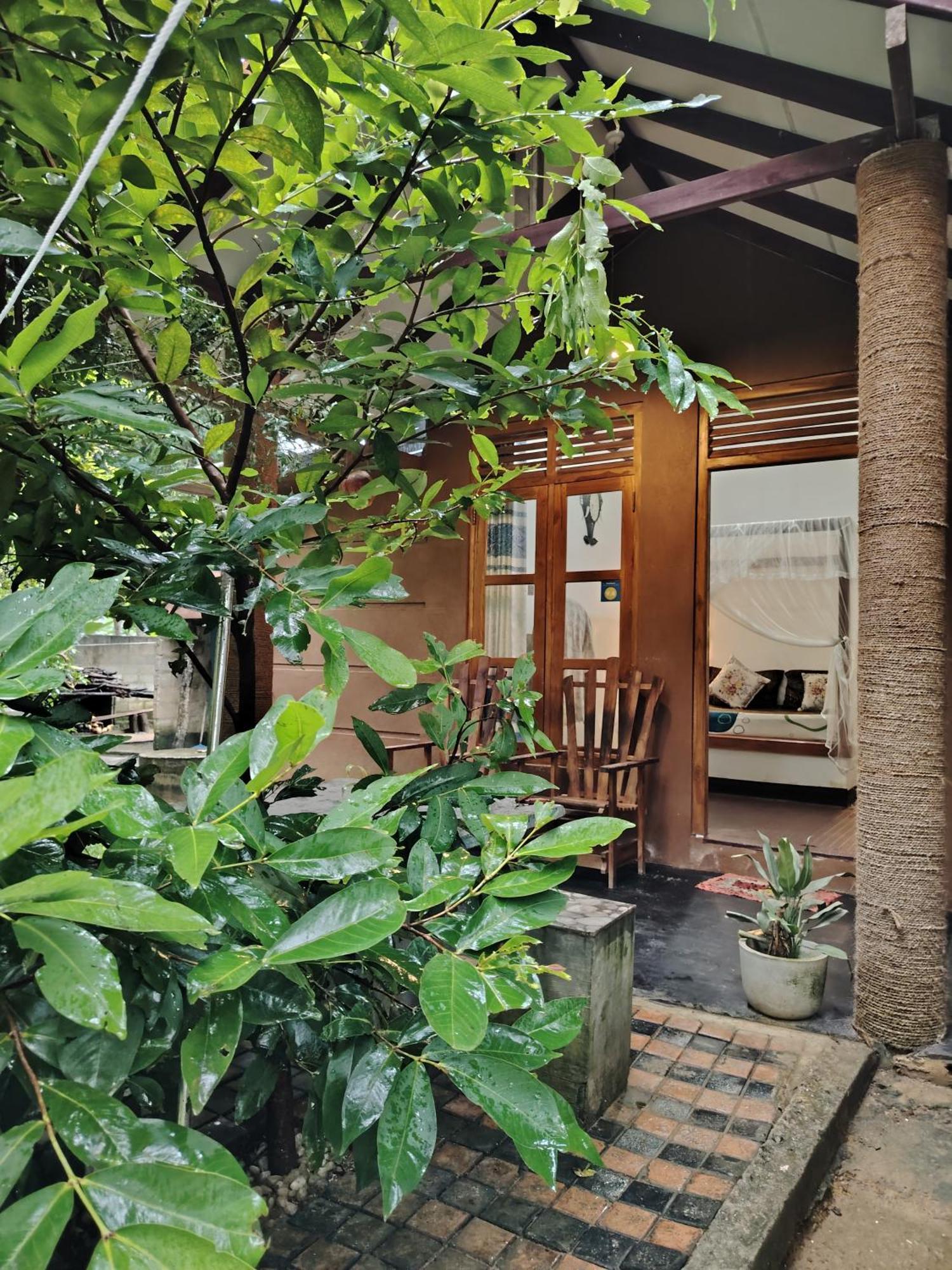 Peacock'S Paradise Safari Hostel Udawalawe Exterior foto